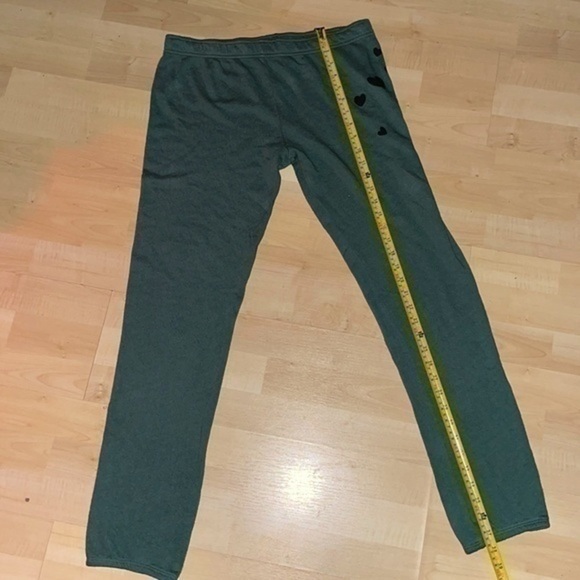 NWT Monrow Jogger Sweatpants Green black cluster Hearts M not yet preloved - Picture 4 of 12